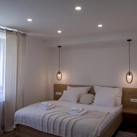 Manor * Stará Lesná