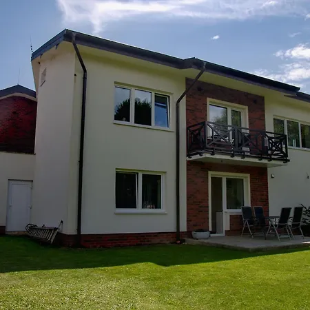 Manor *